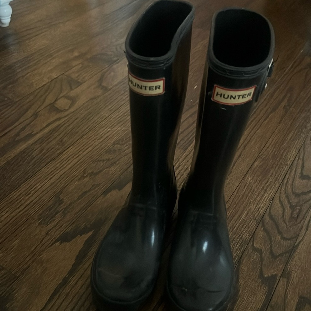 Girls Hunter boots size 3/4 good condition.